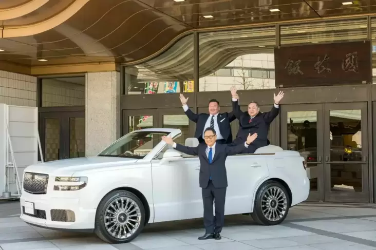 Toyota Buat Mobil Khusus Juara Sumo, Pertama & Satu-satunya di Dunia
